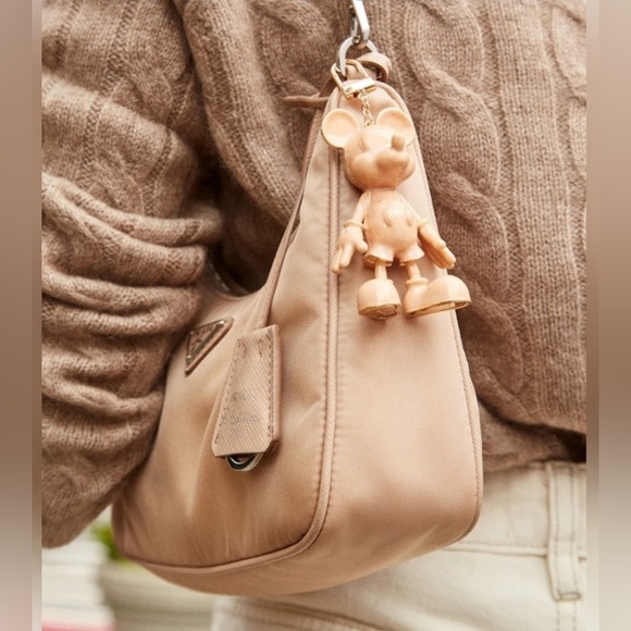 ✨️🖤 Disney Baublebar Mickey Mouse Bag Charm black /Gold New ✨️🖤 - Picture 3 of 3